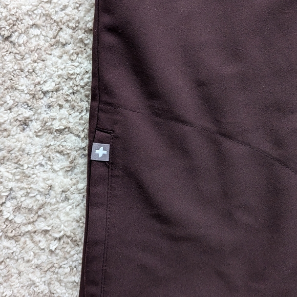 Figs set Zamora high waisted pants Rafaela top espresso medium - Picture 10 of 13